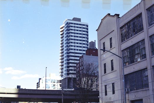 Beyond the Pane: How Smart Windows Revolutionize Your Building’s Energy Footprint